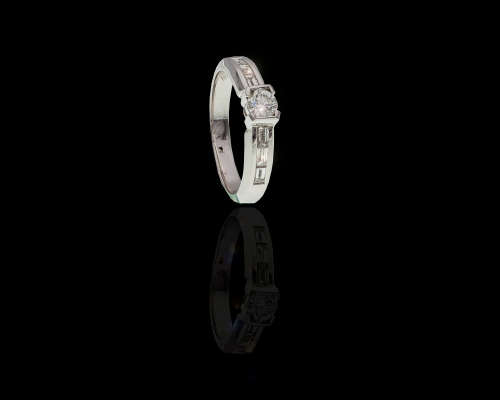 4.3 grams 18 carat White Gold Diamond Engagement Ring