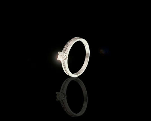 3.3 grams 18 carat White Gold Diamond Engagement Ring