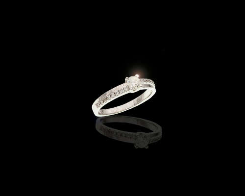 3.3 grams 18 carat White Gold Diamond Engagement Ring