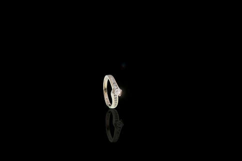 2.6 grams 14 carat White Gold Diamond Engagement Ring