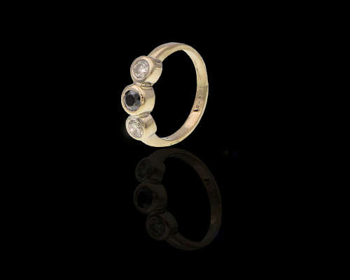 2.6 grams 9 carat White Gold Semi Precious Stone and Diamond Trilogy Ring