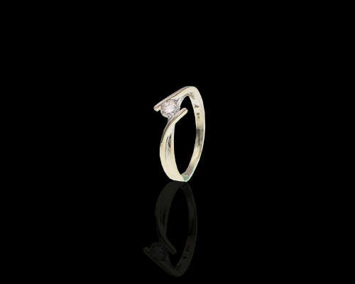 2.3 grams 18 carat White Gold Diamond Solitaire Cross Over Ring