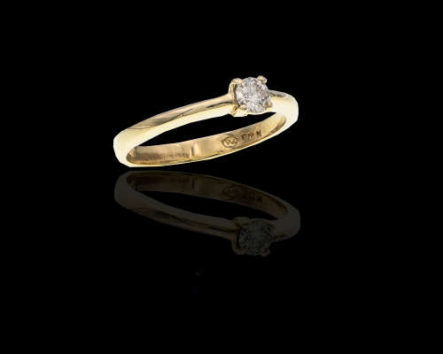 2 grams 9 carat Yellow Gold Diamond Solitaire Ring