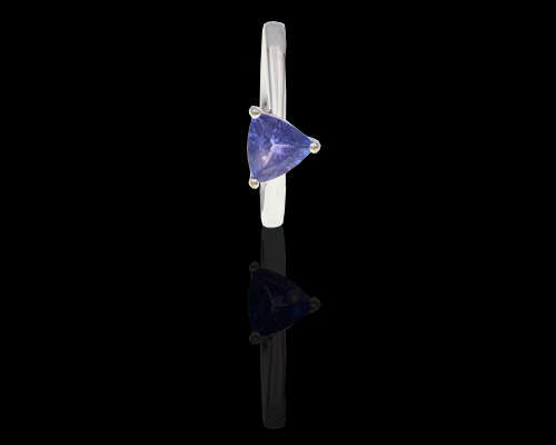 2.6 grams 9 carat White Gold Tanzanite Solitaire Ring