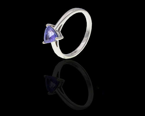 2.6 grams 9 carat White Gold Tanzanite Solitaire Ring