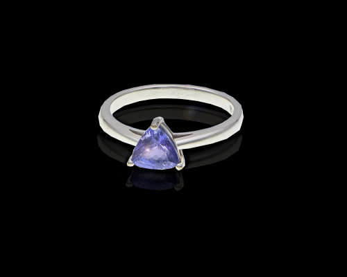 2.6 grams 9 carat White Gold Tanzanite Solitaire Ring