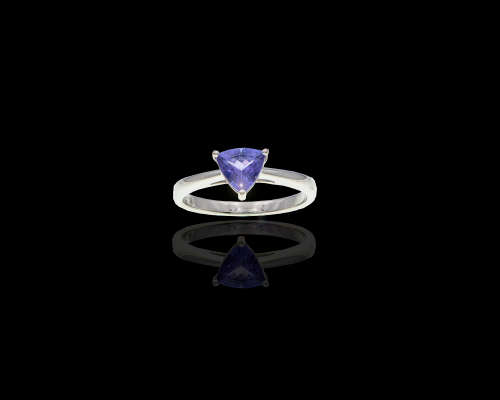 2.6 grams 9 carat White Gold Tanzanite Solitaire Ring