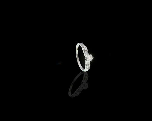 grams 18 carat White Gold Diamond Engagement Ring