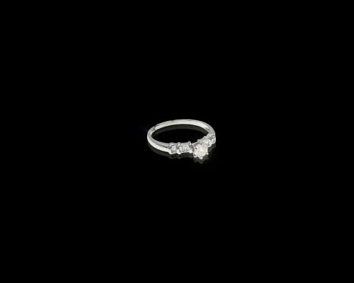 grams 18 carat White Gold Diamond Engagement Ring