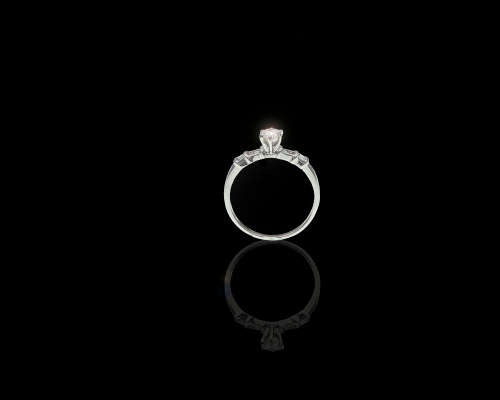grams 18 carat White Gold Diamond Engagement Ring