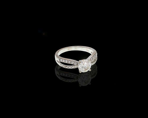 3.4 grams 18 carat White Gold Diamond Engagement Ring