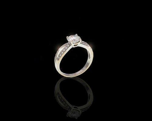 3.4 grams 18 carat White Gold Diamond Engagement Ring
