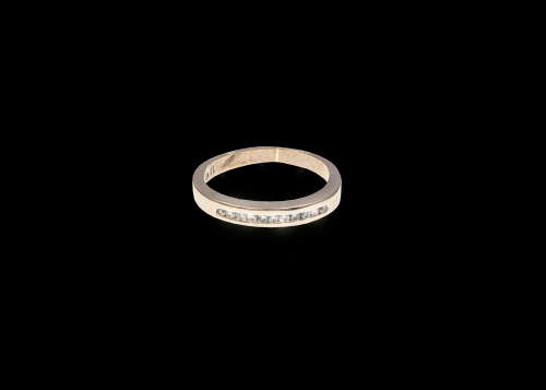 2.9 grams 18 carat White Gold Diamond Half Eternity Ring