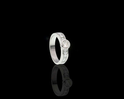5.3 grams 18 carat White Gold Diamond Engagement Ring