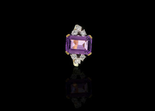 18ct ( 7grams) Yellow Gold Amethyst and Diamond Vintage Ring