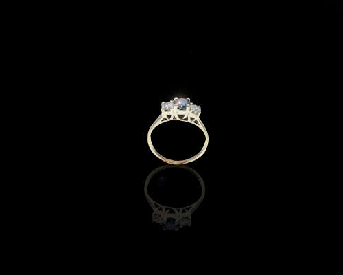 1.9 grams 14 carat White Gold Diamond Trilogy Ring