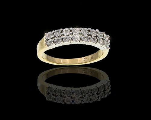 2.9 grams 9 carat Yellow Gold Diamond Illusion Set Half Eternity Ring