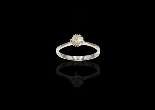 grams 18 carat White Gold Diamond Solitaire Ring