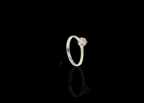 grams 18 carat White Gold Diamond Solitaire Ring