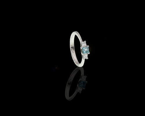3.5 grams 18 carat White Gold Diamond Cocktail Ring