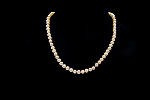 6.4 grams 9 carat Yellow Gold Pearl and Diamond Necklace