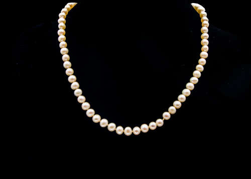 6.4 grams 9 carat Yellow Gold Pearl and Diamond Necklace