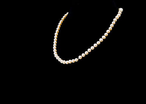 6.4 grams 9 carat Yellow Gold Pearl and Diamond Necklace