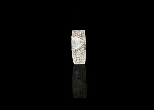 6.9 grams 18 carat White Gold Diamond Cocktail Ring