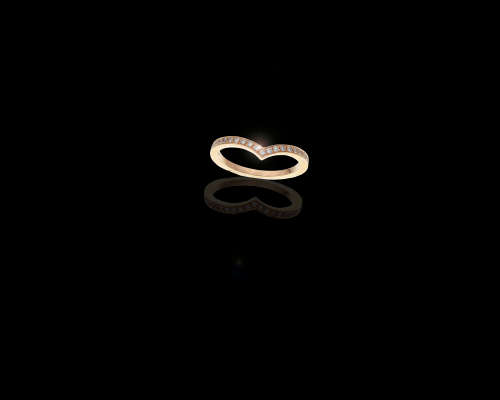 2.5 grams 18 carat Yellow Gold Diamond Wishbone Ring