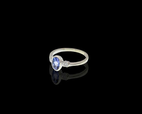 2.4 grams 9 carat White Gold Tanzanite and Diamond Cocktail Ring