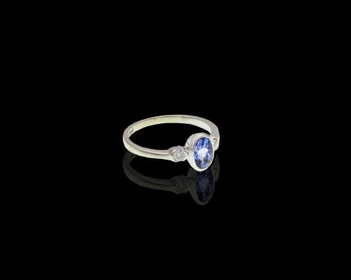 2.4 grams 9 carat White Gold Tanzanite and Diamond Cocktail Ring