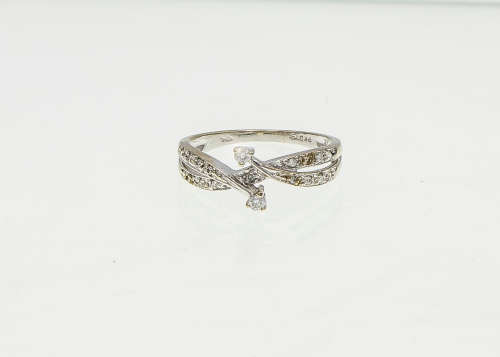 1.6 grams 9 carat White Gold Diamond Crossover Ring