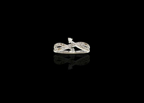 1.6 grams 9 carat White Gold Diamond Crossover Ring