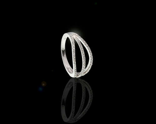2.6 grams 9 carat White Gold Diamond Cocktail Ring