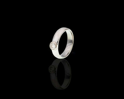4.3 grams 9 carat White Gold Diamond Solitaire Ring