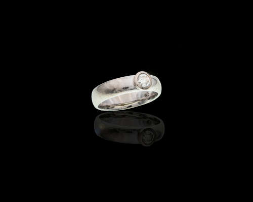 4.3 grams 9 carat White Gold Diamond Solitaire Ring