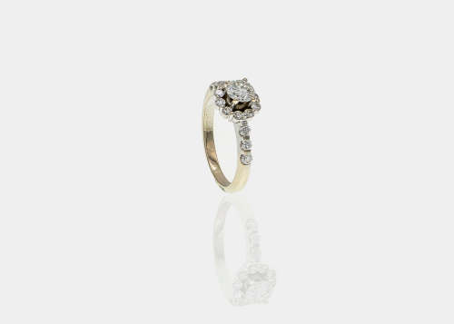 3.5 grams 18 carat White Gold Diamond Halo Ring