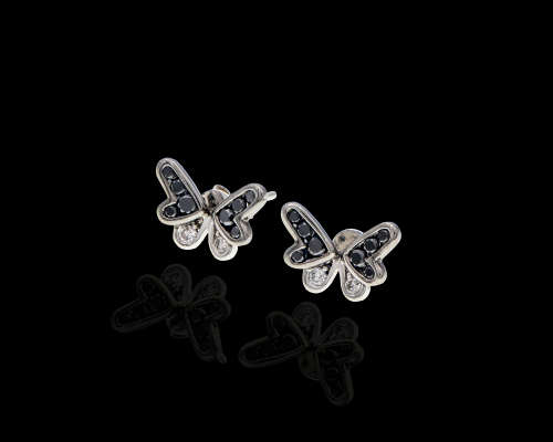 4.1 grams 18 carat White Gold, Butterfly White and Black Diamonds Set