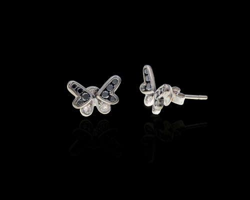 4.1 grams 18 carat White Gold, Butterfly White and Black Diamonds Set