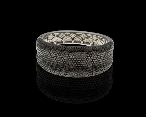 80 grams 18 carat White Gold and Black Diamond by Belagio