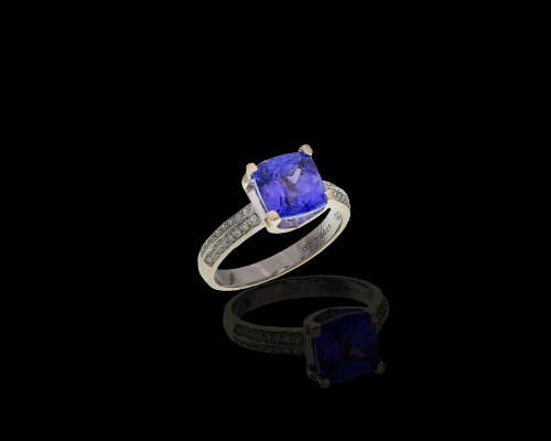 4.2 grams 18 carat White Gold, Tanzanite and Diamond Cocktail Ring