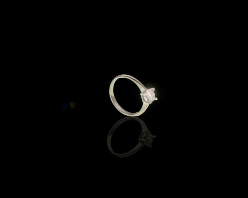 1.9 grams 18 carat White Gold Diamond Solitaire Ring