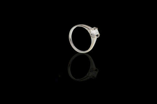 grams 18 carat White Gold Diamond Solitaire Ring