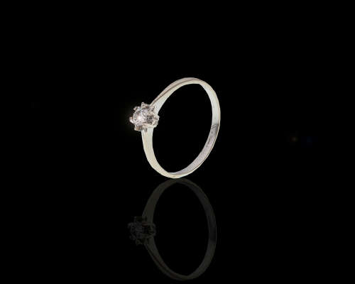 grams 18 carat White Gold Diamond Solitaire Ring