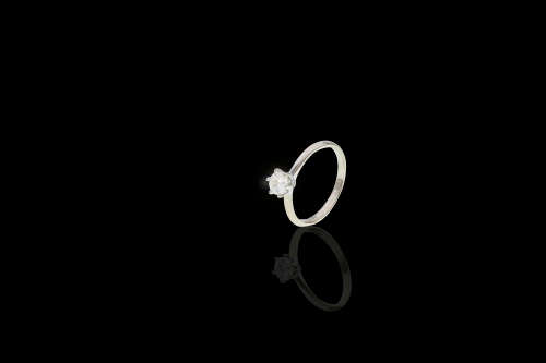 2.2 grams 18 carat White Gold Diamond Solitaire Ring