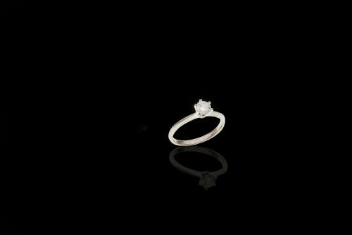 2.2 grams 18 carat White Gold Diamond Solitaire Ring