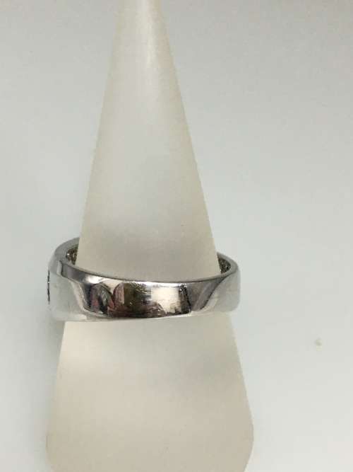 8 grams 9 carat White Gold, with Black and White Diamonds Gents Ring