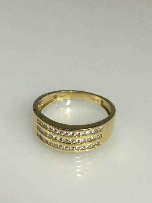 3.4 grams 9 carat Yellow Gold, with Cubic Zirconias