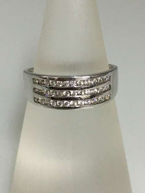 3.6 grams 9 carat White Gold, with Cubic Zirconias