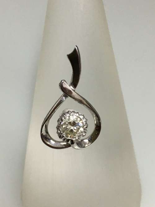 1.6 grams 18 carat White Gold and Diamond Pendant